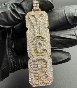 Colgante Personalizado con Letra en Plata de Ley 925 con Incrustaciones de Diamantes Moissanite, Estilo Hip Hop Brillante, para Uso Unisex - Product Image 1