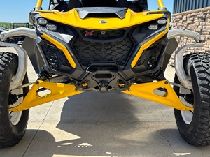 UTV Amarillo de 800cc 4X4 Automático con Alta Distancia al Suelo, Motor de 4 Tiempos, Certificado EEC, Gasolina/Diésel, Bloqueo de Diferencial para Uso Todoterreno - Product Image 2