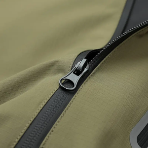 Veste zippée à capuche épaisse et élégante pour hommes Manteau Safari slim décontracté avec poche à col montant et lettre en relief Collection été XL OEM - Product Image 5