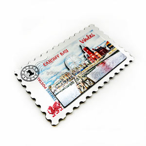 Aimants de réfrigérateur personnalisés en forme d'éventail avec vue sur la rue de <span class=keywords><strong>Marbella</strong></span>, Espagne, en papier métallisé - Product Image 4