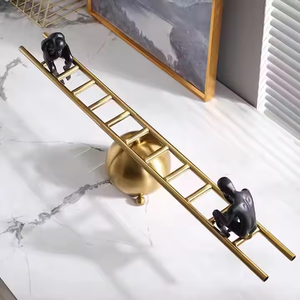 Décoration intérieure Design Sculpture en métal Décoration unique pour la maison et la table pour les intérieurs modernes - Product Image 3