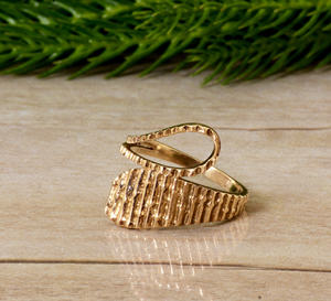 Bague ouverte texturée en laiton plaqué or pour femmes martelée réglable déclaration abstraite audacieuse bijoux de mode pour les mariages en gros - Product Image 6