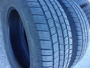 Neumáticos Usados Semi-Steel Vacuum 275/60R20 Modelo 224635 Garantía 60000-80000KM Tamaño 20 Pulgadas Hechos en Japón - Product Image 6