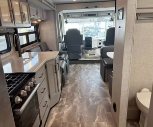 Camping-car motorisé d'occasion CLEAN 2023 T-h-o-r W-i-n-d-s-p-o-r-t 29M Rv, caravane de voyage - Product Image 3