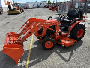 รถแทรกเตอร์คูโบต้า รุ่น B2601 พร้อมอุปกรณ์ตักดิน บุ้งกี๋ และ PTO เครื่องจักรรถแทรกเตอร์คูโบต้า - Product Image 5