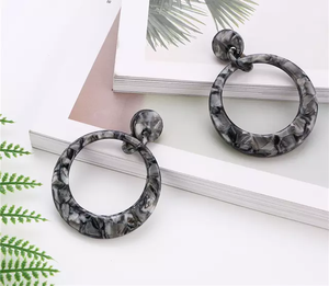 Conjunto de pendientes con diseño de resina para mujer, set de pendientes con diseño de resina a la moda, compatible con todas las estaciones, venta al por mayor - Product Image 5