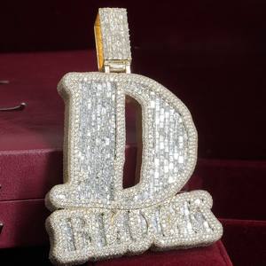 Colgante de Moissanita con Inicial D, Estilo Hip Hop, con Incrustaciones de Moissanita VVS, Cadena de Plata 925 Chapada en Oro para Hombre - Product Image 1