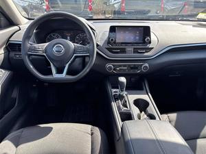 Usado cuidadosamente 2021 Nissan Altima 2,5 S 4dr Sedan - Product Image 3