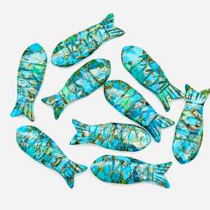 Cuentas Sueltas de Turquesa Azul en Forma de Pez, Cuentas de Cobre Talladas en Forma de Pez, 10X30 MM - Product Image 1
