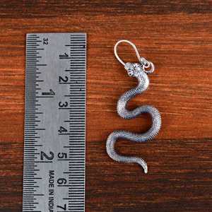 Nuevos Pendientes de Serpiente Góticos de Latón para Mujer, Acabado Plateado Oxidado, Estilo Bohemio con Textura Animal, Venta al por Mayor/OEM/ODM - Product Image 4