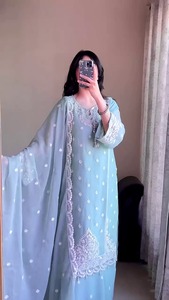 Conjunto de diseño elegante Salwar Kameez con bordado pesado y Dupatta a juego para bodas y fiestas - Product Image 3