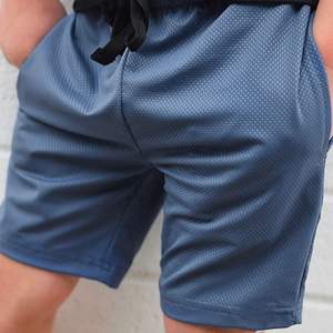 Pantalones Cortos de Baloncesto de Malla para Hombre, de Poliéster Transpirable de Alta Calidad, Personalizados con Logotipo de Diseñador, Costura Interior de 5 Pulgadas, Cintura Elástica, Venta al Por Mayor - Product Image 1