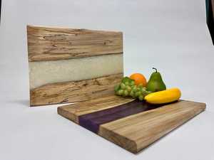Planche à découper et à servir en bois incrusté d'époxy unique Accessoire de cuisine de qualité supérieure pour la présentation et le hachage des aliments - Product Image 6