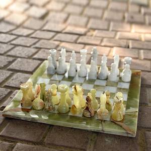 Mesa de Ajedrez de Piedra Semipreciosa de Lujo - Product Image 3