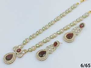 Colgante de diseño elegante indio tradicional y de moda piedra chapado en oro collar largo conjunto con pendiente a juego conjunto de joyería - Product Image 3