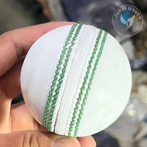 Nueva pelota de cricket de cuero profesional de cricket estilo Kookaburra en pelotas duras multicolores - Product Image 6