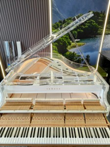 Piano de cola Yamaha de lujo con cristales transparentes para decoración de escenarios de bodas, vestíbulos de hoteles y salas de conciertos - Product Image 4