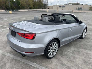 รถยนต์ออดี้ เอ3 ปี 2015 เครื่องยนต์ 2.0 ลิตร เทอร์โบชาร์จ 4 สูบ (220 แรงม้า แรงบิด 258 ปอนด์-ฟุต) รุ่นคอมแพคหรูหราแบบซีดาน/เปิดประทุน - Product Image 3