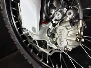 Increíbles Ofertas en Motocicletas Nuevas Husqvarna TE 300 Heritage 2025 - Product Image 6