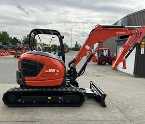 Pelle hydraulique sur chenilles Kubota KX057 5 avec moteur puissant et design compact pour les projets de construction - Product Image 2