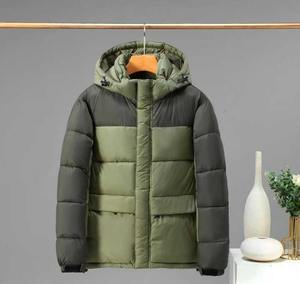 แจ็กเก็ตขนเป็ดสำหรับผู้ชายคอลเลคชั่นฤดูหนาวแบบใหม่มีฮู้ด OEM บอมเบอร์กีฬากลางแจ้งผ้าแคนวาสสไตล์สตรีทออกแบบโลโก้ได้ตามต้องการ - Product Image 1