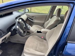 Limpiamente USADO 2011 To-yo-ta Pri_us Two - Product Image 3