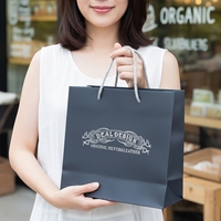 Tas Hadiah Mewah Biodegradable Berembos Logo Kustom Desain Bunga Biru Tua Pegangan Pita Flexiloop Kertas Seni Jam Tangan Kacamata