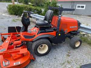 Tondeuse RIVIERA 2023 RIDING KUBOTA T2090BR | Tracteurs de pelouse et jardin - Product Image 2