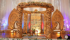 Mariage hindou moderne doré sculpté rond Mandap tendance fibre britannique mandaps décoration de mariage ensemble bas prix Mandap Set UK - Product Image 3