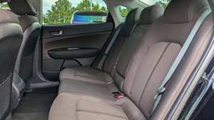 SUV Optima LX 2024 Usado, Volante a la Izquierda, Automático, Gasolina, Asientos de Cuero, Techo Panorámico, Cámara Trasera 360, Auto Usado en Excelentes Condiciones - Product Image 6