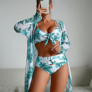 Vente en gros de maillots de bain de vacances petit Bikini trois pièces Floral Sexy Multiple Color personnalisé de haute qualité baigneur - Product Image 1