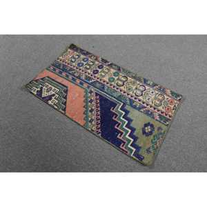 Alfombra Turca Vintage Pequeña de 1.7x3 pies, Alfombra de Lana Sólida Azul y Roja - Product Image 2