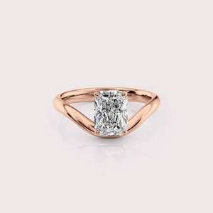 Bague solitaire en diamant de laboratoire taille radiant, certifiée IGI, plaquée rhodium, or blanc/jaune/rose 14 carats |   Conception moderne de bypass pour - Product Image 5