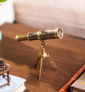 Telescopio de Latón Hecho a Mano de Primera Calidad, el Regalo Perfecto para Exploradores, Coleccionistas y Decoración del Hogar, el Mejor Artículo para Regalar - Product Image 1