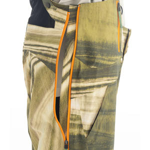 Baberos de esquí para mujer Pantalones de snowboard impermeables con aislamiento personalizado con servicio OEM ODM y ropa de esquí de invierno de etiqueta privada - Product Image 2