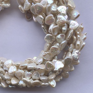 10mm 12mm Natural Amarillo Blanco Color perla de agua dulce piedra suave irregular corazón cuentas hebras al por mayor hebras collar de perlas - Product Image 2