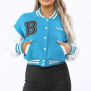 แจ็คเก็ตวาร์ซิตี้สไตล์เรโทร ผสมผสานกลิ่นอาย Letterman ย้อนยุค พร้อมด้วยการตัดเย็บที่ทันสมัยและสวมใส่สบายสำหรับทั้งผู้ชายและผู้หญิง - Product Image 6