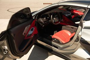 Corvette Stingray Coupé 2023 con Motor LT2 V8, Paquete de Rendimiento Z51, Mayormente sin Modificaciones, Propiedad de Florida - Product Image 4