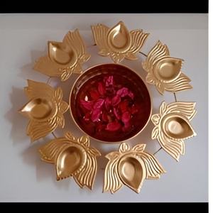 Haute qualité Diwali Urli fait à la main en métal Urli avec Diya ensemble Urli bol ensemble Diwali cadeau décor à la maison pour Diwali 2024 - Product Image 6