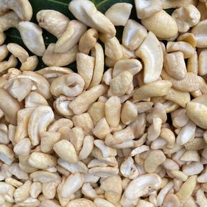 320 240เม็ดมะม่วงหิมพานต์จากเวียดนาม - Product Image 1