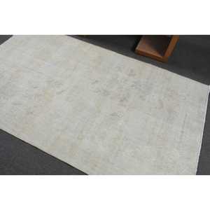 Tapis vintage 4,4x7,8 pi (135x238 cm), tapis persan turc blanc - Product Image 4