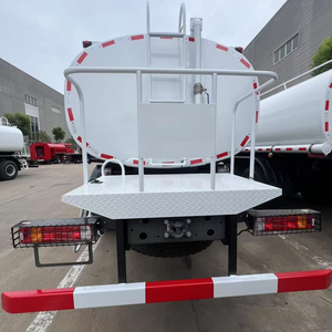 Camión de riego de servicio pesado modelo 2024 6x4 diseñado para operaciones de limpieza de construcción de carreteras y control de polvo - Product Image 4