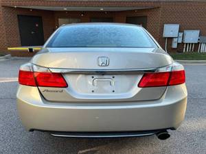 Precio bajo, Honda Accord LX 2013 usado en venta - Product Image 6