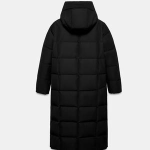 Chaqueta acolchada con bolsillos delanteros y cierre de cremallera/cuello alto con capucha con cordón ajustable y material transpirable de manga larga - Product Image 3