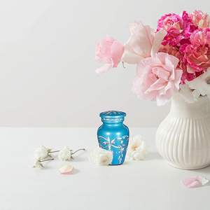 Vente exclusive sur des urnes de crémation/funérailles pour adultes en aluminium 100% de qualité supérieure pour les acheteurs mondiaux - Product Image 1