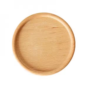 Posavasos de madera con diseño único de nogal estilo clásico de Crescent Crafts - Product Image 3