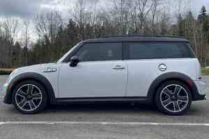 Clubman S 2024 d'occasion, Coupé, Intérieur foncé, Sièges en cuir, Boîte manuelle, Caméra de recul, Volant à gauche, Écran tactile - Product Image 4