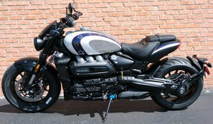 มอเตอร์ไซค์ครุยเซอร์รุ่นใหม่ล่าสุด ปี 2026 Triumph <span class=keywords><strong>Rocket</strong></span> <span class=keywords><strong>3</strong></span> <span class=keywords><strong>R</strong></span> Evel Knievel รุ่นลิมิเต็ดอิดิชั่น - Product Image 3