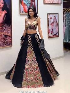 ชุดแต่งงานที่สวยงาม4เมตร flared faux georgette lehenga กับกระป๋องและชั้นผ้าใบ - Product Image 4