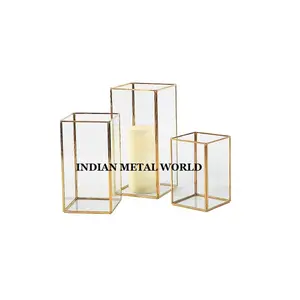 Lot de 3 bougeoirs en métal et en verre de différentes tailles, bougeoir votif en métal doré de forme carrée provenant de l'inde - Product Image 1